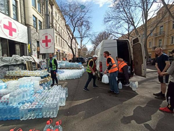 Одесса направляет гуманитарную помощь городам Украины