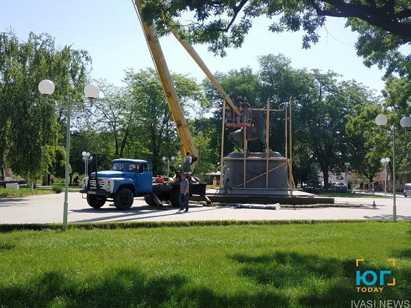 В Измаиле памятник Суворову скроют за высоким ограждением
