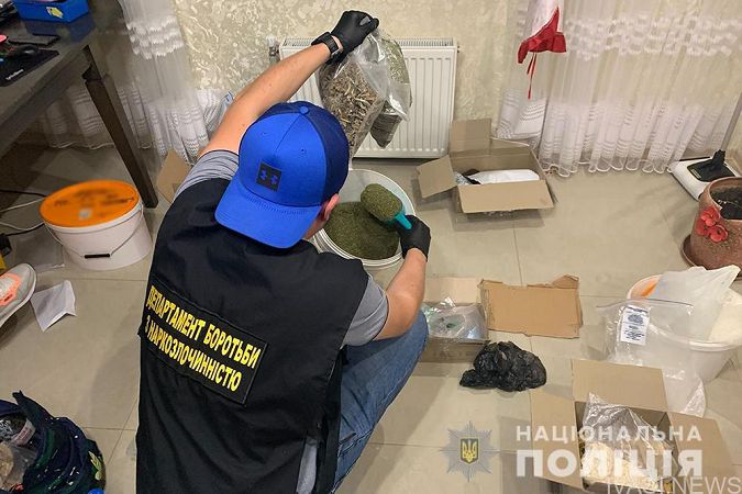 Поліцейські Одещини затримали групу наркоділків (фото)