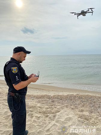 Загинули троє людей: нові подробиці вибуху міни на пляжі в Затоці 
