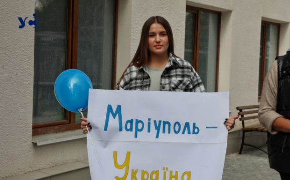 В Одесі переселенці з Маріуполя провели акцію проти фейкового референдуму