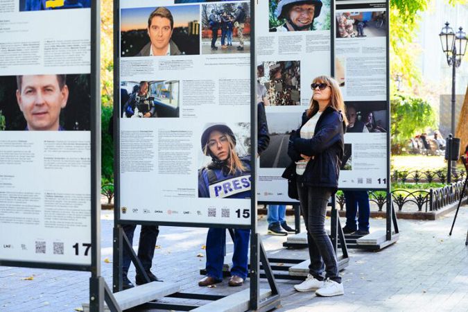 В Одесі відкрилася фотовиставка The War Is Not Over Yet