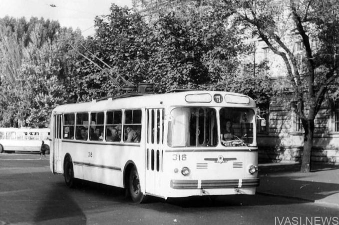 7 листопада Одеському тролейбусу виповнюється 77 років