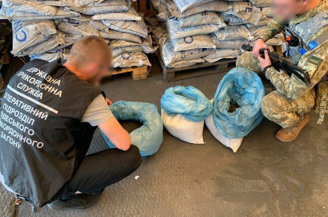 На Одещині в контейнерах зі шлаком виявили кокаїн на 15 млн грн
