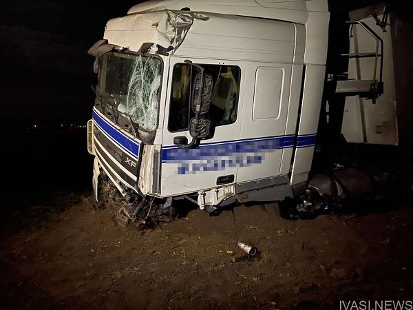 На трасі Київ-Одеса Daewoo Nexia влетіла у фуру: загинув водій