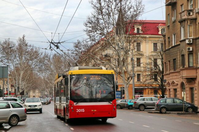 Трамваї та тролейбуси в Одесі поки не курсуватимуть