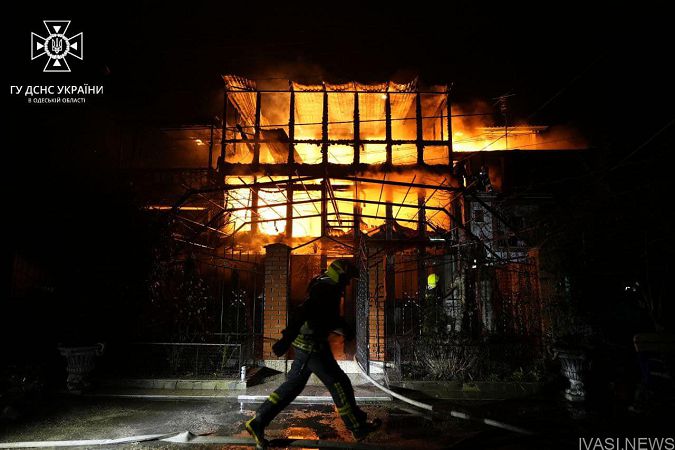 Під Одесою вибухнув генератор: згоріли три приватні будинки, постраждали мешканці