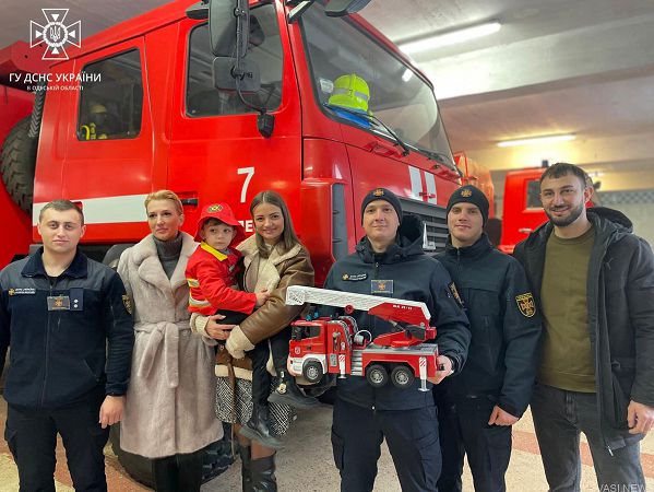 Одеські рятувальники допомогли втілити мрію 4-річного хлопчика