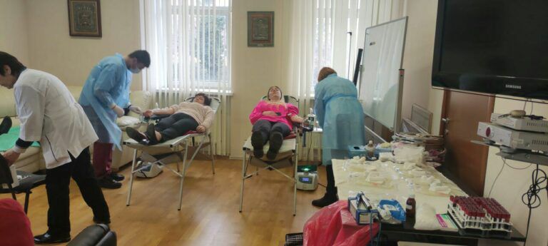 Фахівці «Інфоксводоканалу» здали кров для захисників України