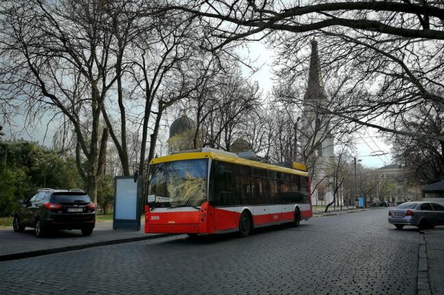В Одесі застосовують екстрені відключення електрики, зупинено електротранспорт