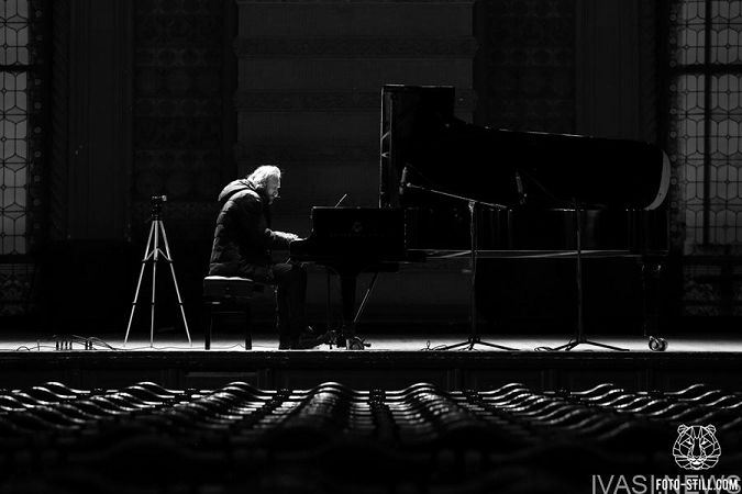 В Одесі відбувся джазовий концерт у повній темряві