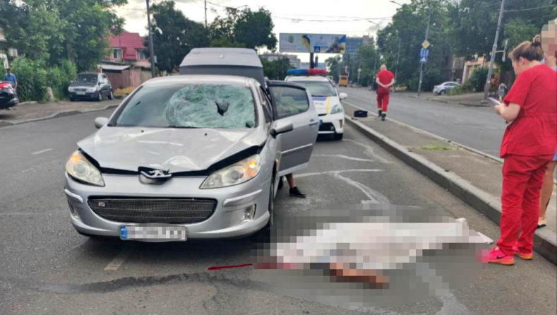 В Одессе пожилой пешеход внезапно вышел на дорогу и погиб под колесами Peugeot