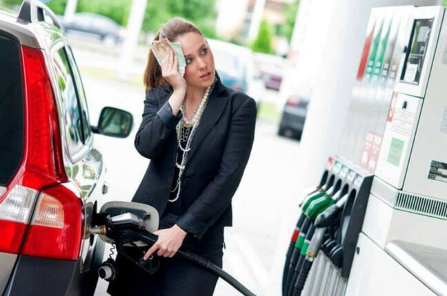 Індекс бензину 2023: скільки літрів бензину можна купити за середню зарплату?