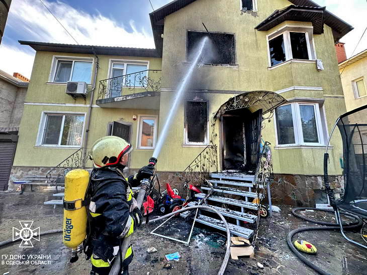 В Одессе на Таирова на пожаре в частном доме пострадали 4 ребенка