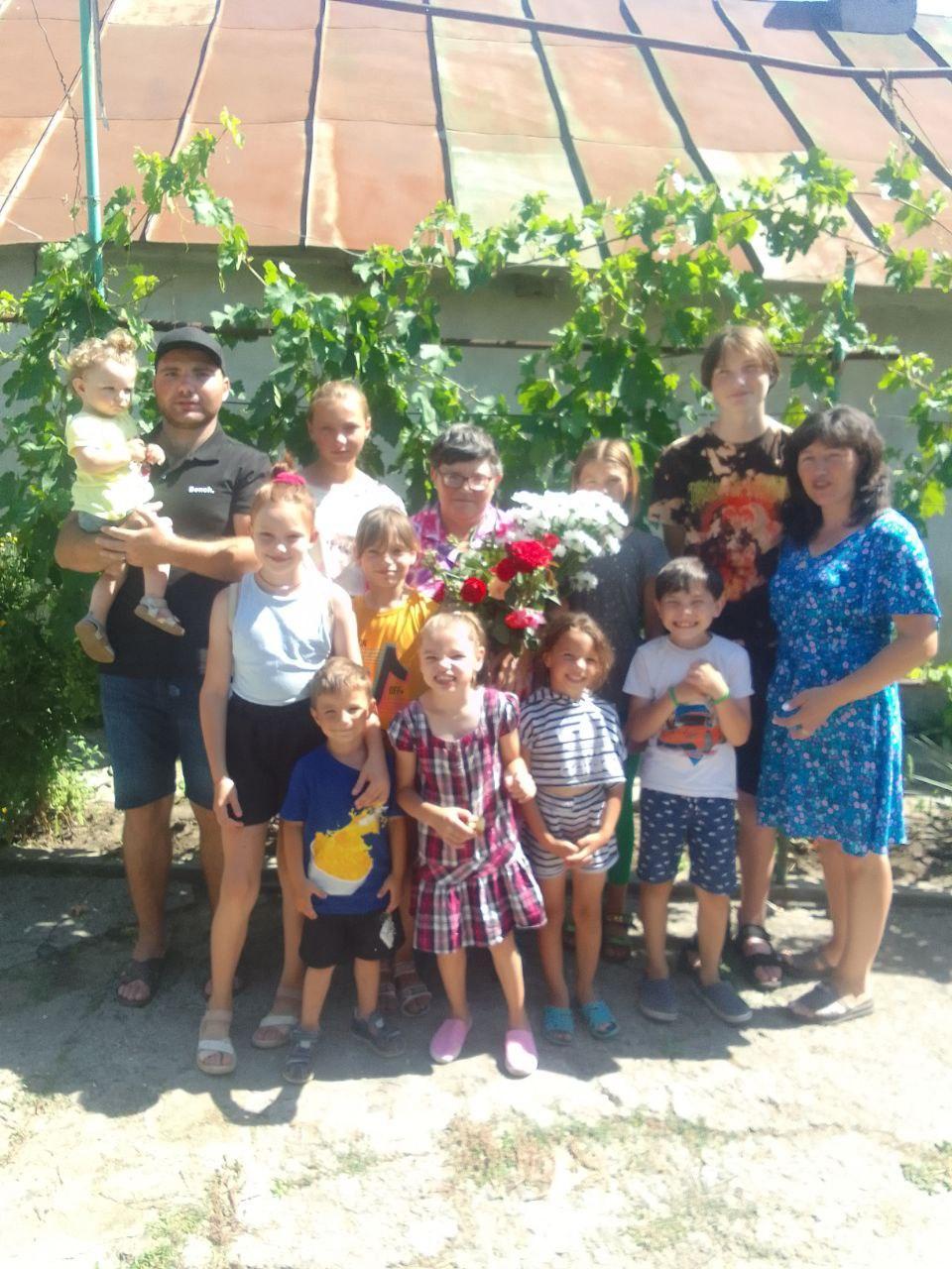 Цікава історія родини на Одещині, що виховує 11 дітей