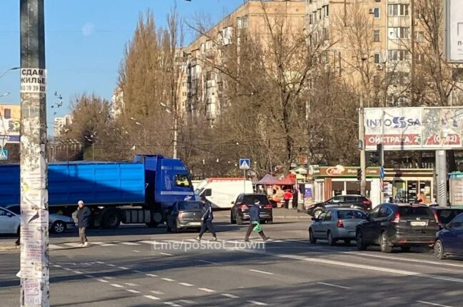 В Пересипському районі Одеси не працюють світлофори та подекуди відключено світло (фото, відео)