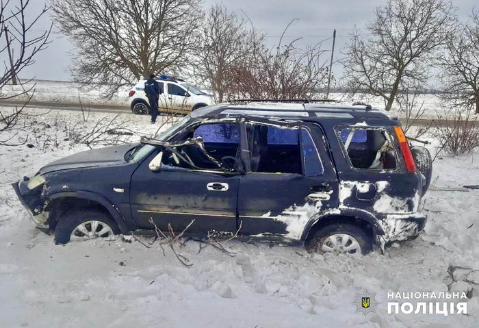 На засніженій трасі Одещини водій загинув у ДТП