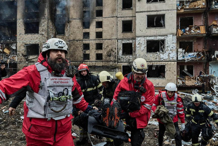 Одесский фотограф показал последствия ракетной атаки по Киеву