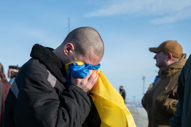 207 військовополонених українців повернулися додому (фото)
