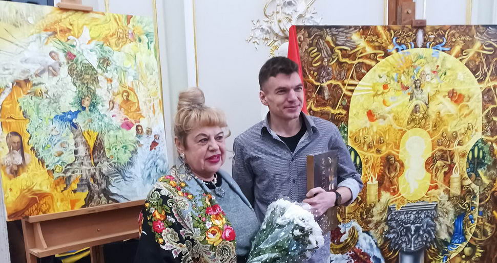 Художник из Херсона устроил в одесском музее культурное событие для раненых защитников