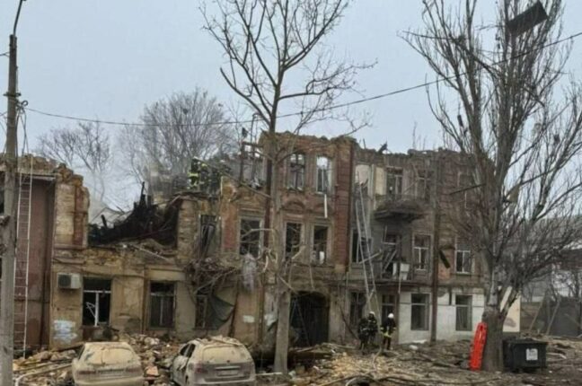 В Одесі  демонтують будинок, який постраждав від масованого удару росіян