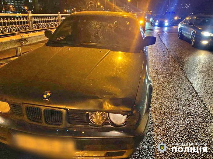 В Одессе на улице Грушевского пешеход перебегал дорогу и погиб под колесами BMW