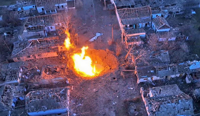 В Николаеве российская ракета взорвалась посреди улицы – 20 домов повреждены, есть погибший