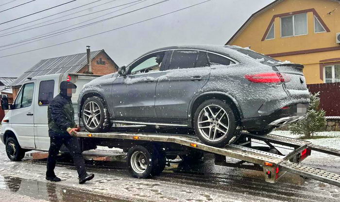 В Одесской области правоохранитель год катался на авто со штрафплощадки