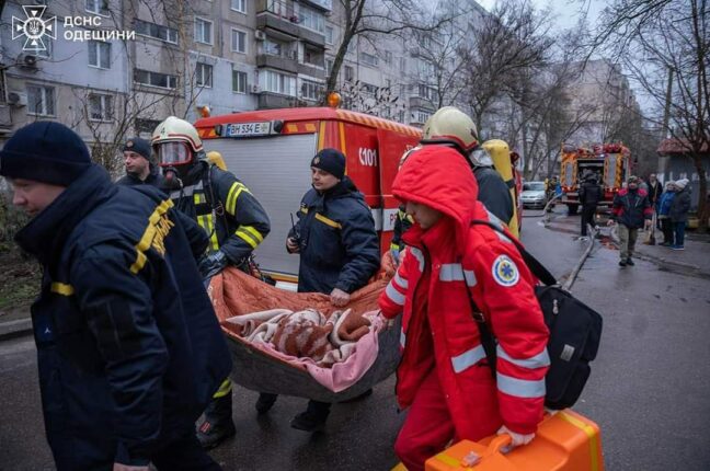 В одеській багатоповерхівці сталася смертельна пожежа (фото, відео)