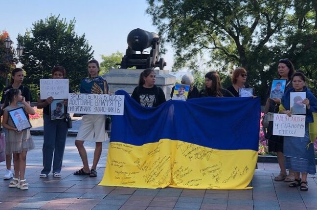 Одеська міська рада пообіцяла родичам загиблих воїнів зробити Алею Героїв (відео)