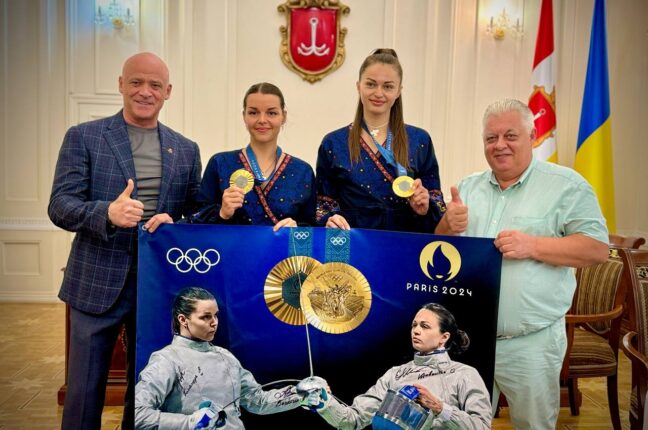 Мер Одеси  привітав переможниць Олімпійських ігор з фехтування (фото)