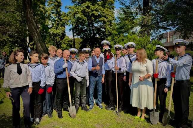 У День Миру в Одесі висадили дерева та надихнули олімпійців (фото)