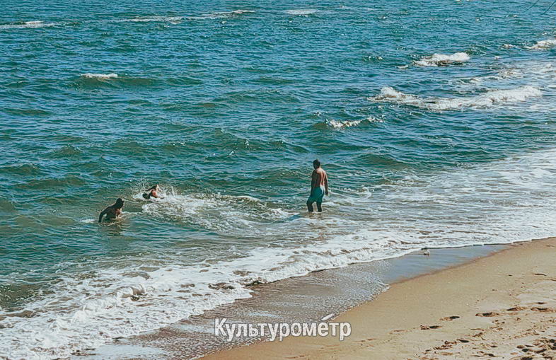 В Одессе закончился Бархатный сезон на пляжах (фото)