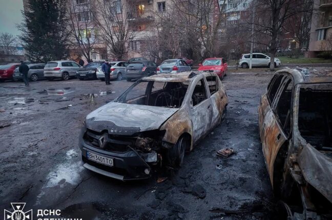 “Машина згоріла вщент”: наслідки атаки РФ на Одесу для мешканців (відео)