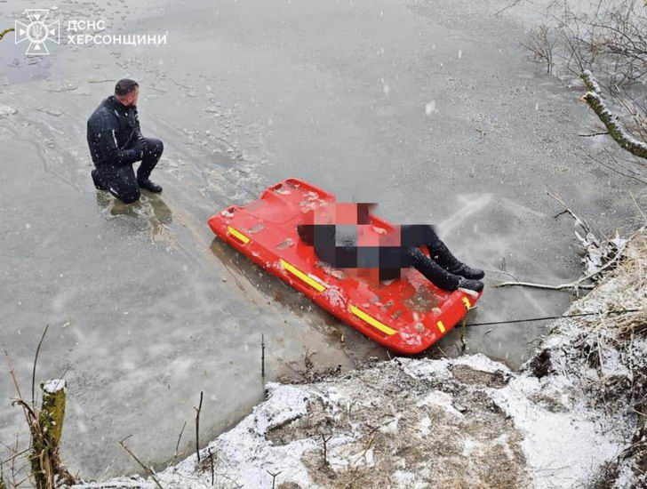 Трагедия в Херсонской области: группа детей провалилась под лед — трое погибли