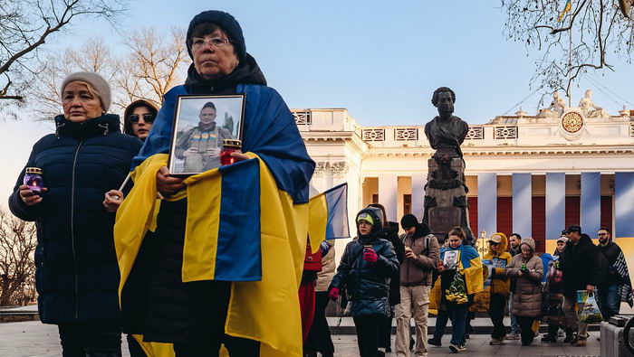 В Одессе состоялось шествие памяти к народному мемориалу погибшим Защитникам Украины (фото)