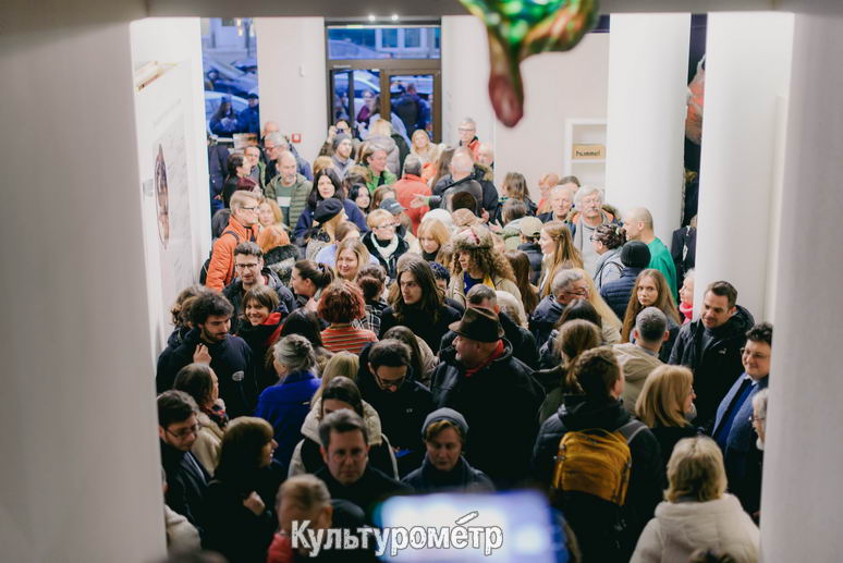 Одесский музей современного искусства собрал сотни одесситов во время открытия в новой локации (фото)