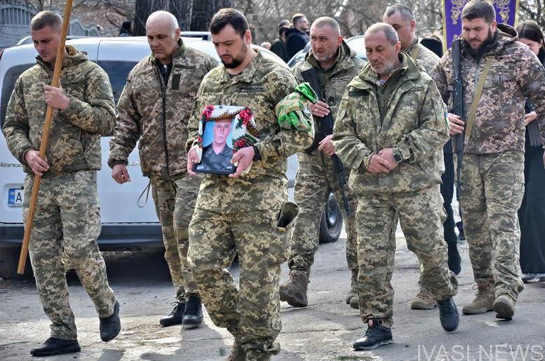 Загинув захищаючи Україну: пам’яті моряка — прикордоника Ігоря Василінича (фото)