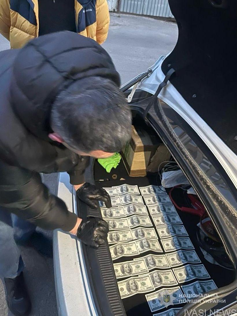В Одесі затримали шахрая, який «продавав» місце в поліції за $3000 для ухилення від мобілізації(фото)