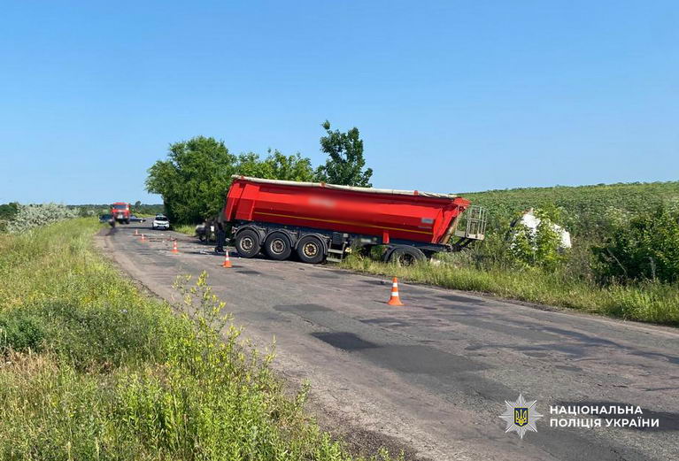 В Одесской области произошла смертельная авария — водитель въехал в грузовик и погиб
