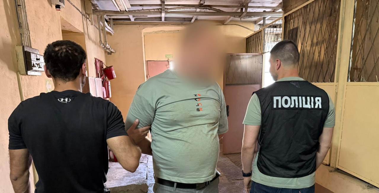 Преподаватель одесского колледжа за 1000 долларов обещал помочь с поступлением на первый курс