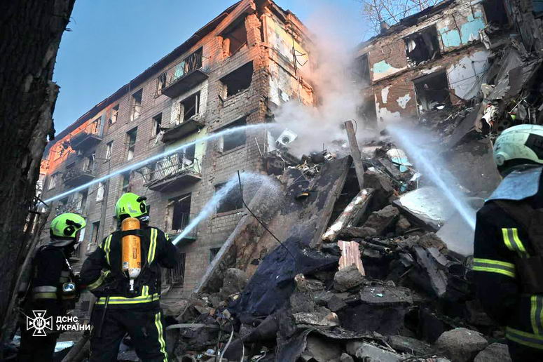 В Киеве 4 человека погибли в результате атаки рашистов — разрушен 5-этажный дом