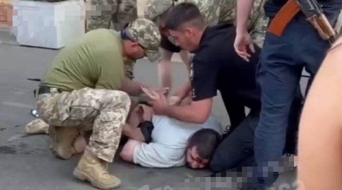 В Одесском ТЦК сообщили подробности нападения с ножом на сотрудника