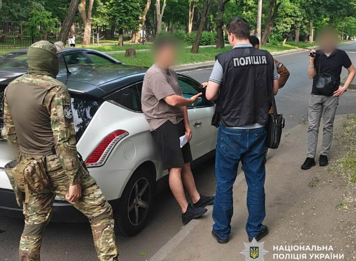 В Одессе мужчина за 40 тыс. гривен пытался подкупить инженера ВПК