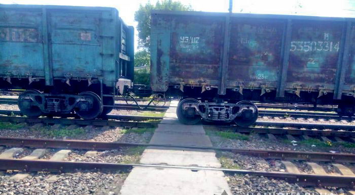 В Одесской области 17-летняя девушка попала под поезд на глазах матери