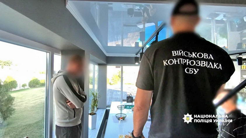 В Одесской области начальник службы обеспечения воинской части требовал 2000 долларов