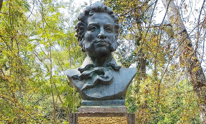 В Одеській області притаїлися ще 2 пам’ятника Пушкіну — їм залишилося недовго