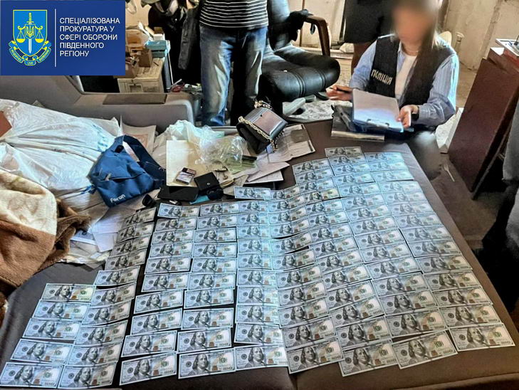 В Одессе сотрудник ТЦК за 10 тыс. долларов пообещал вернуть мобилизованного мужчину