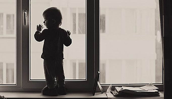 В Одессе 2-летний мальчик выпал из окна на третьем этаже