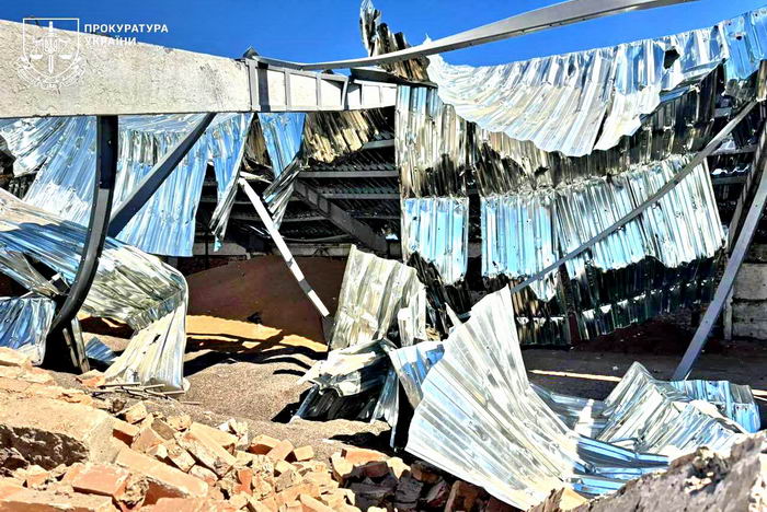 В Одесской области россия обстреляла баллистическими ракетами склад с зерном
